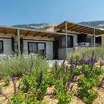 Bed & Breakfast Kefi Spitia 3*