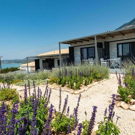 Kefi Spitia Couette-café Simotáta